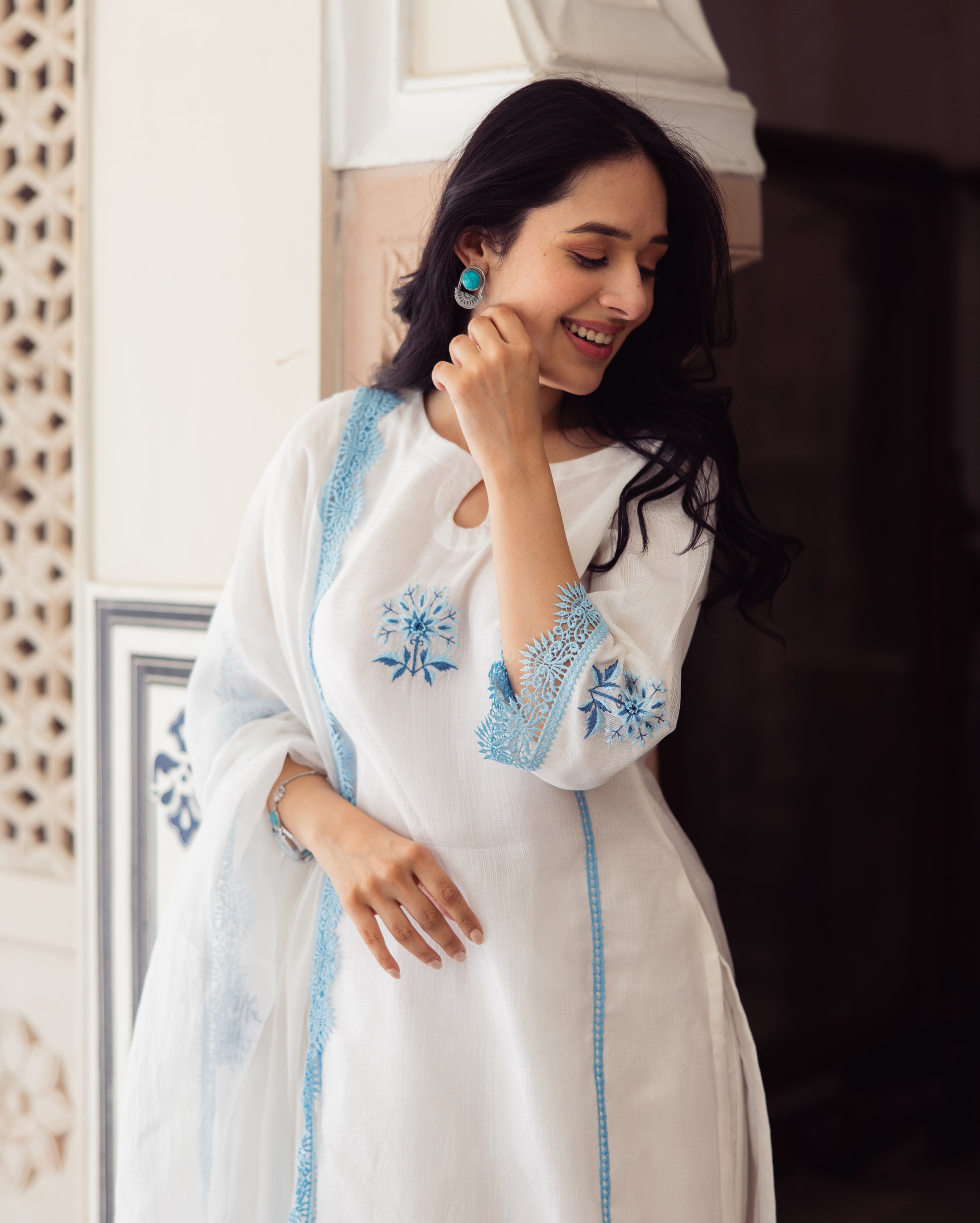 Vista White Embroidered Doria Suit Set