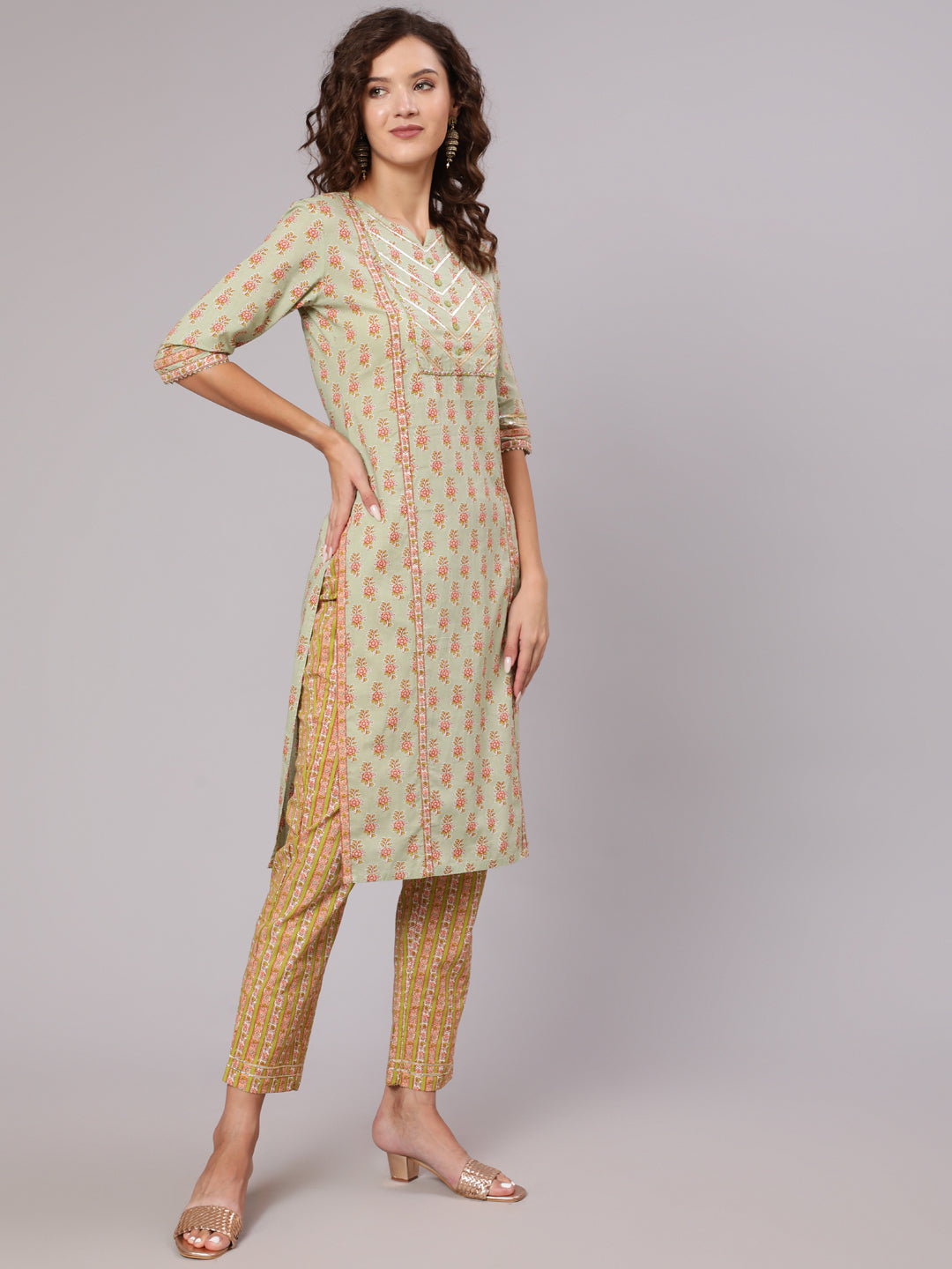 A Green Straight Ethnic Printed Gota Embellished Kurta With Printed Pants And Dupatta