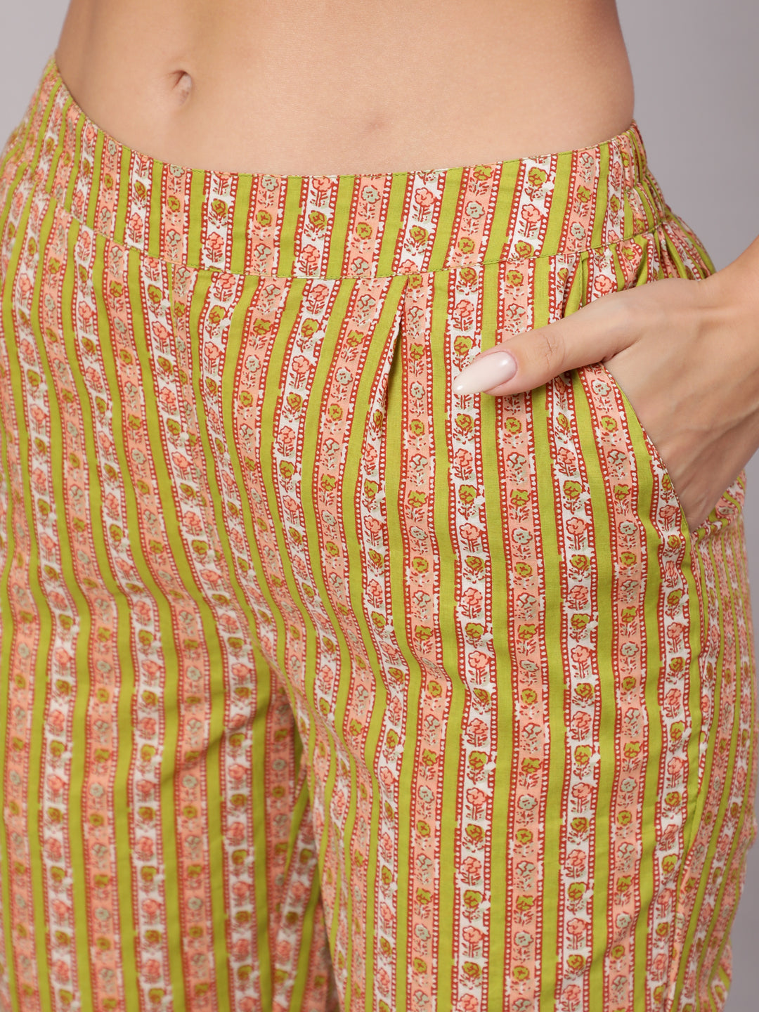 A Green Straight Ethnic Printed Gota Embellished Kurta With Printed Pants And Dupatta