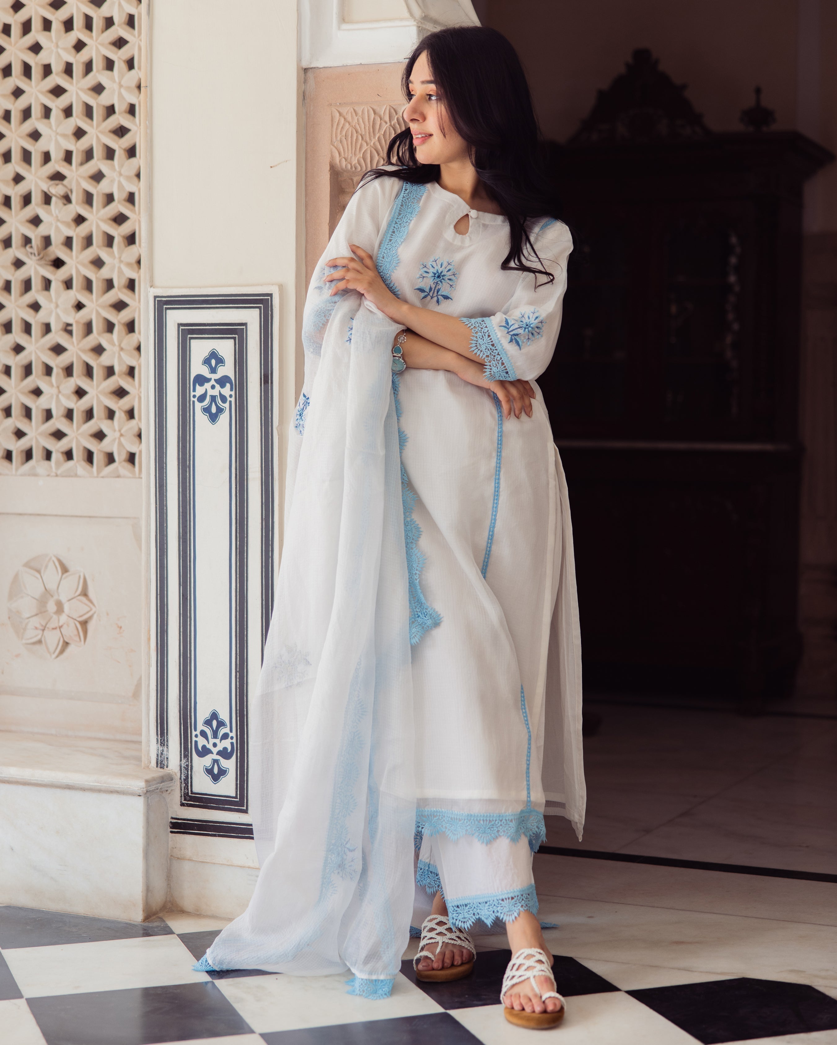 Vista White Embroidered Doria Suit Set